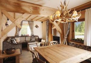 Nội thất căn hộ mộc mạc bằng gỗ ở Italy
