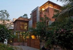Hiren Patel Architects – The Green House và kiến trúc vững chắc
