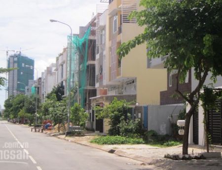 Bán đất mặt tiền đường Hoàng Quốc Việt Quận 7